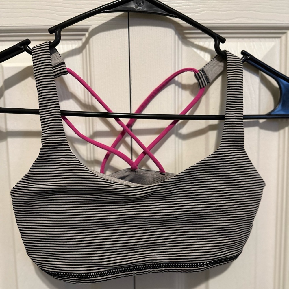 Lululemon sports bra